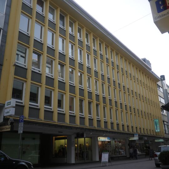 Wohn- und Geschäftshaus