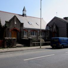 Hall, Abercynnon