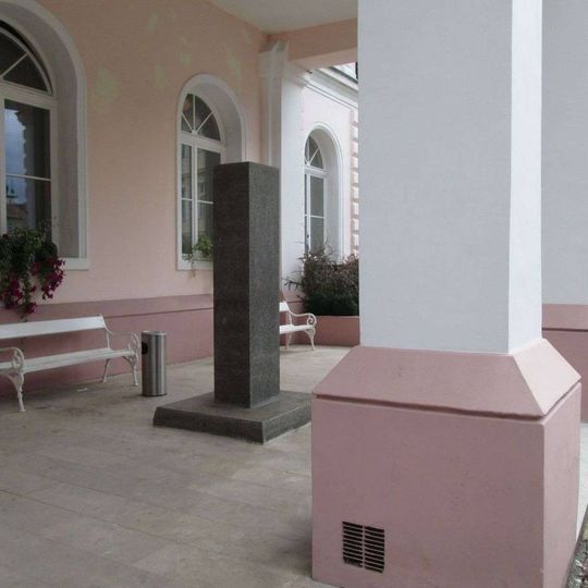 Podstavec pod bustu u Císařských lázní v Teplicích