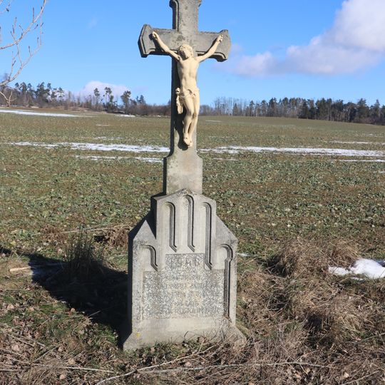 Kříž západně od Petrůvek
