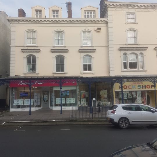 123 Mostyn Street, Llandudno