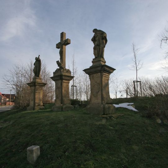 Soubor soch krucifixu, svatého Jana Nepomuckého a svatého Josefa