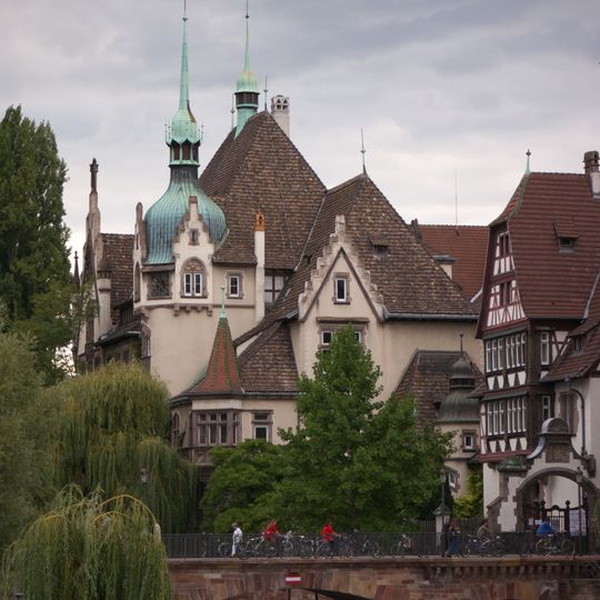 Lycée International des Pontonniers