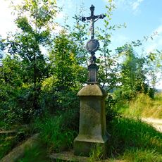 Kříž u silnice na východním okraji Lipnice nad Sázavou