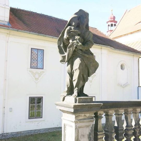 Socha Madony na balustrádě před Loretou v Rumburku