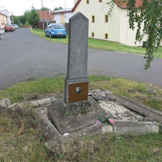 Schillerův pomník v Ústecké ulici v Soběchlebech