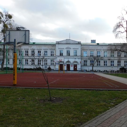Budynek szkolny przy ulicy Elektoralnej 12/14