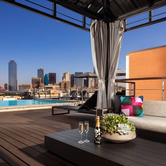 Canvas Hotel