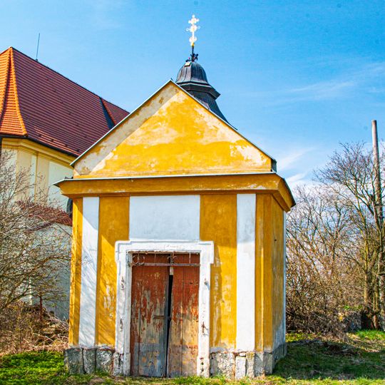 Kaplička panny Marie u kostela sv. Václava v Mikulovicích
