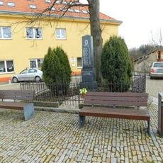 Pomník padlým v Kostelci u Křížků