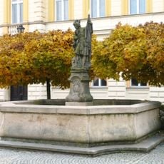 Kašna se sochou svatého Floriána