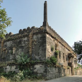Jumma Masjid and Cannon (Neelam And Kadanal)