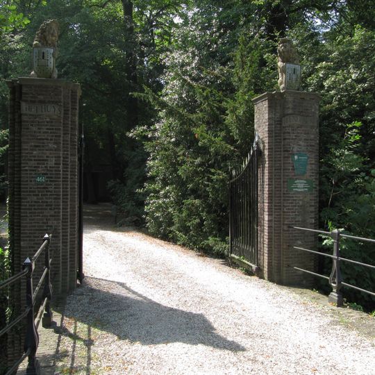 Het Huys ten Donck: inrijhek