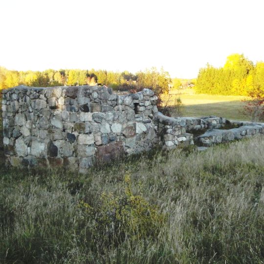 Överhölö kyrkoruin