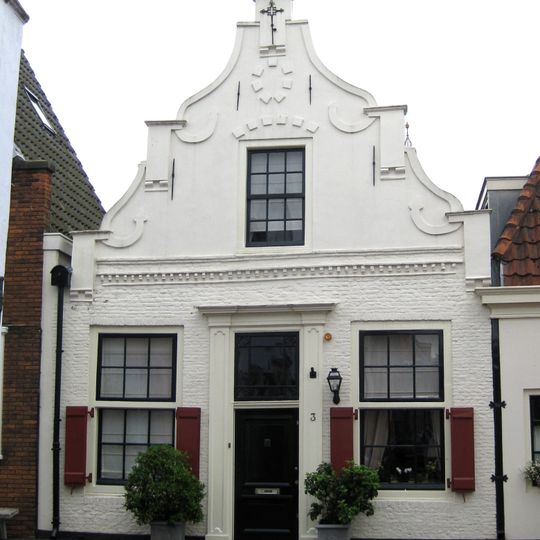 Pand met topgeveltje