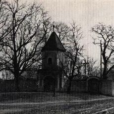 Zespół cmentarza w Choruli