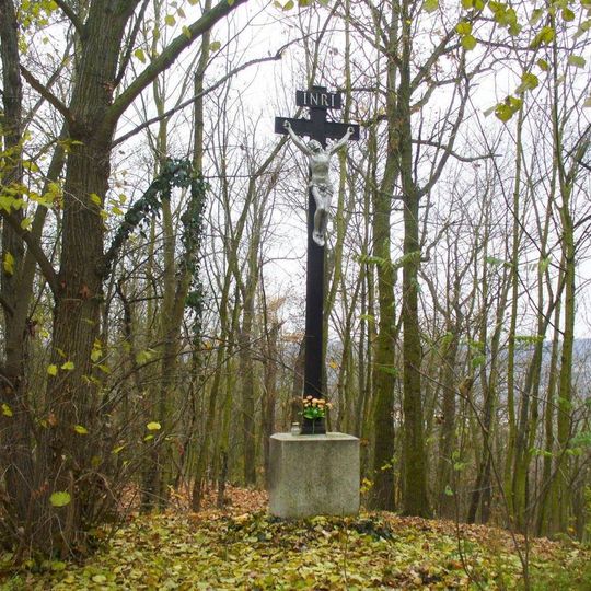 Kříž u hřbitova na vrchu Havlín v Zbraslavi