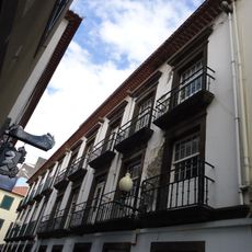 Edifício na rua da Alfândega, n.º 140