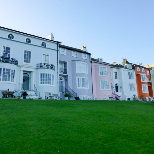 27-35, Central Parade