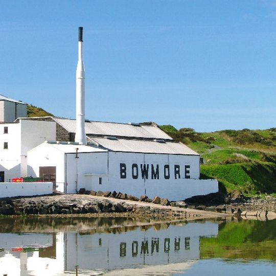Bowmore distillery