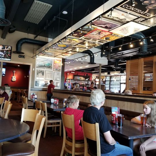 Red Robin Gourmet Burgers and Brews