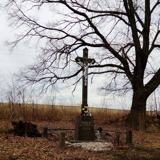 Kříž u Horního Litvínovického rybníka