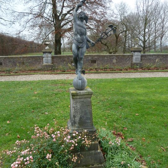 Kasteel Eijsden: beeld op sokkel