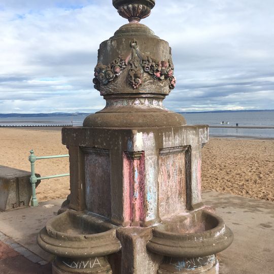 Edinburgh, Portobello, 44 Promenade, Prince Of Wales Fountain