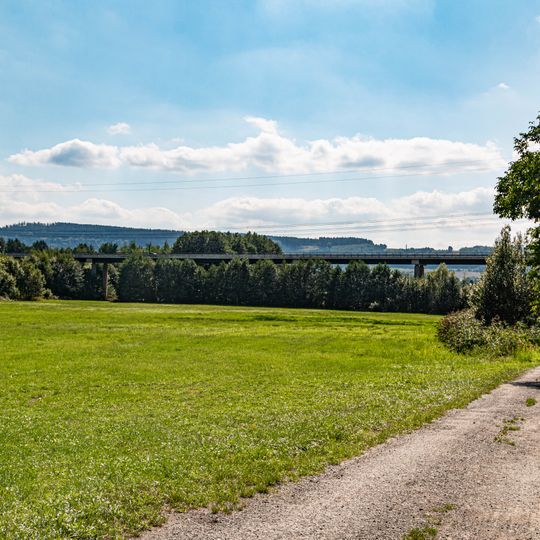 Esetakáda silnice I/14 přes údolí Zdobnice u Vamberka