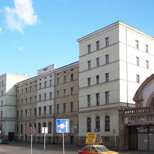 Budynek biurowy w zespole starego dworca kolejowego w Katowicach