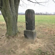 Kříž u cesty za hřbitovem v Chrastavě