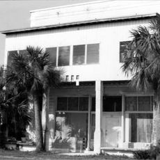 Mott Willis Store