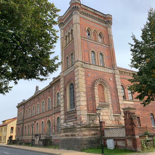 Platz des Friedens 8