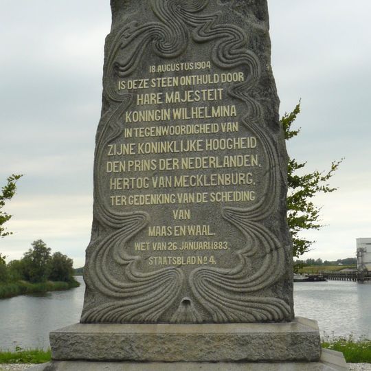 Monument scheiding van Maas en Waal