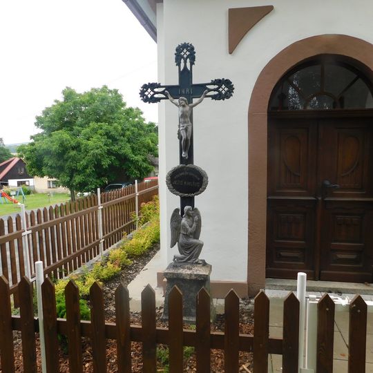 Kříž u kaple svatého Antonína v Lipničce