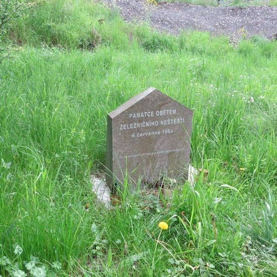 Pomník obětem železničního neštěstí 1962 u Církvic