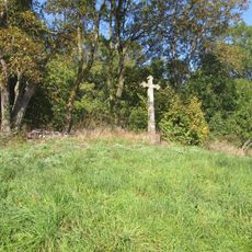 Kříž severně od Kuní