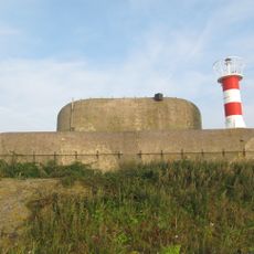 Kazemat IX (mitrailleurkazemat met drie mitrailleurnesten en afsluitbare munitienissen)