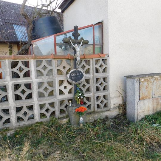 Kříž u domu č. 151 v Domašíně