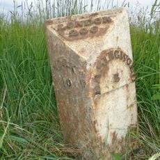 Milestone To North Of Cross Lanes At Ngr 529 651