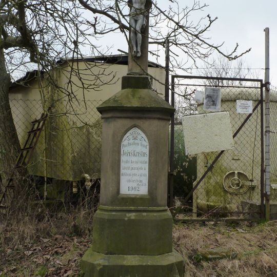 Kříž v zahrádkářské kolonii v Brně-Jundrově