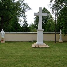 Ogrodzenie z czterema kapliczkami