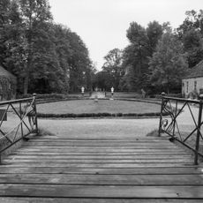 Fraeylemaborg, voorhof