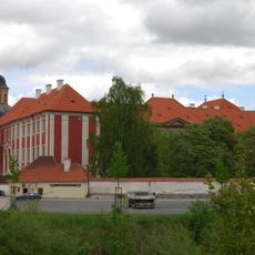 Lávka přes Střelu u okružní křižovatky v Plasích