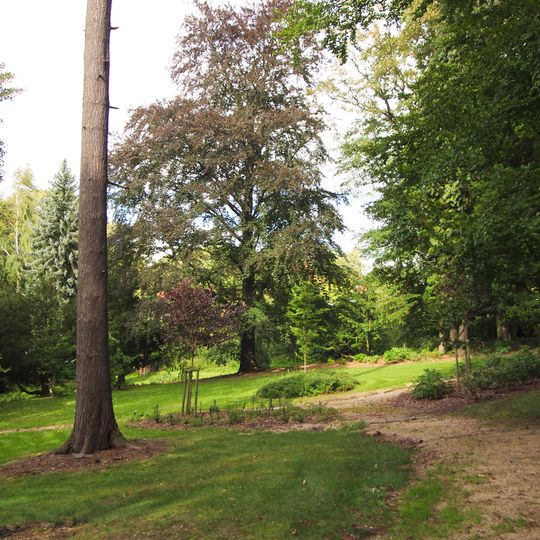 Kostelní Bříza Castle Park