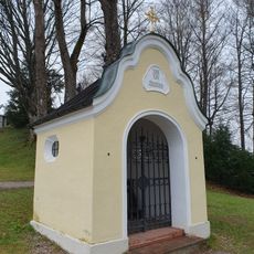 Kreuzwegstation Aufgang zum Kalvarienberg; Hans-Carossa-Weg; Nähe Aufgang zum Kalvarienberg in Bad Tölz