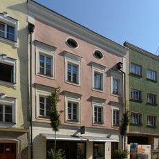 Theresienstraße 25