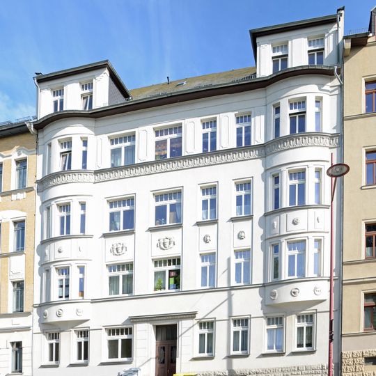Mietshaus in geschlossener Bebauung Limbacher Straße 59