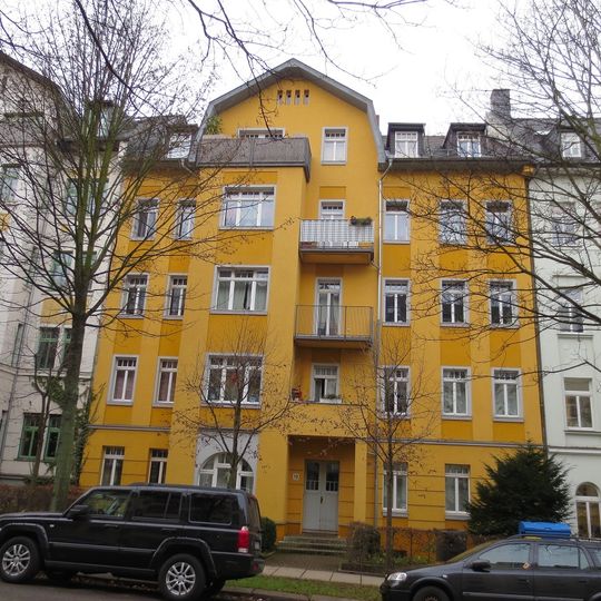 Mietshaus in geschlossener Bebauung mit Vorgarten Franz-Mehring-Straße 19