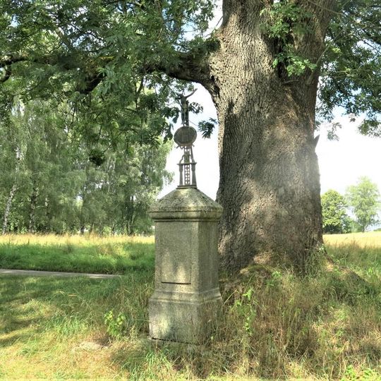 Kříž u domu 4 ve Sněžné